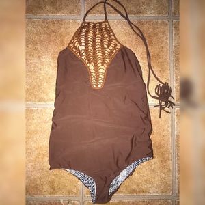 Acacia teahupo’o one piece